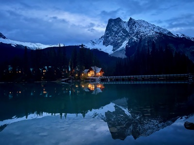 Emerald Lake Lodge at twilight