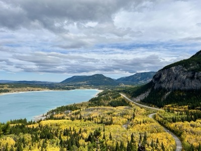 Autumn’s path into the Rockies